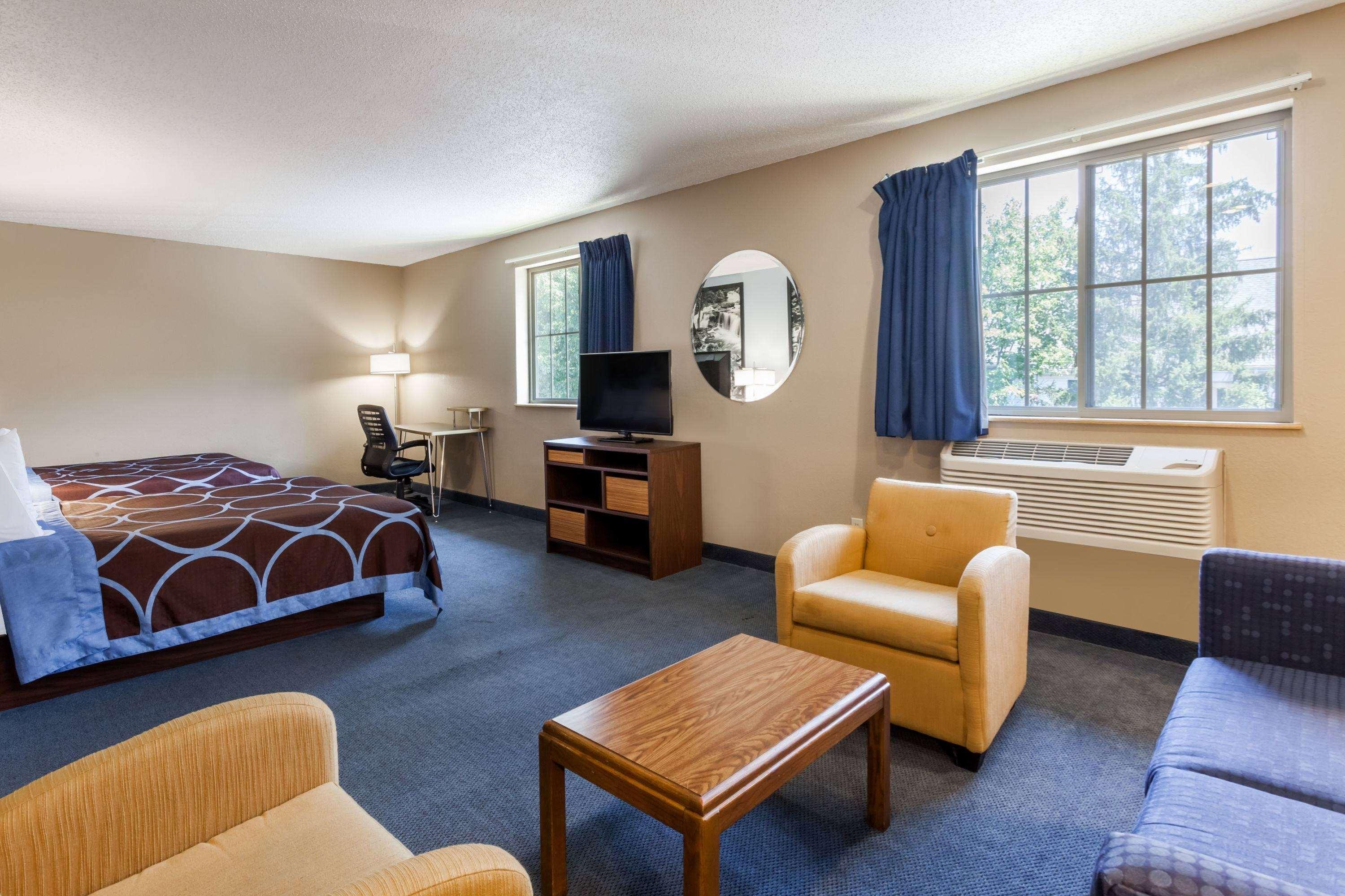 Super 8 By Wyndham East Stroudsburg - Poconos Hotel Buitenkant foto