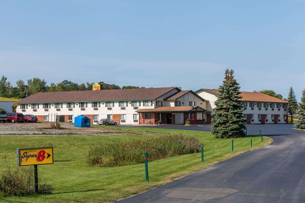 Super 8 By Wyndham East Stroudsburg - Poconos Hotel Buitenkant foto