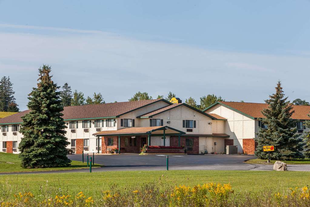 Super 8 By Wyndham East Stroudsburg - Poconos Hotel Buitenkant foto