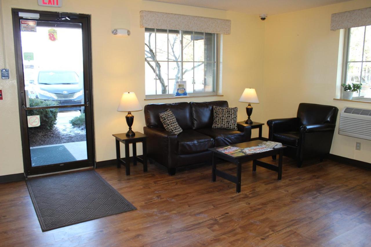 Super 8 By Wyndham East Stroudsburg - Poconos Hotel Buitenkant foto