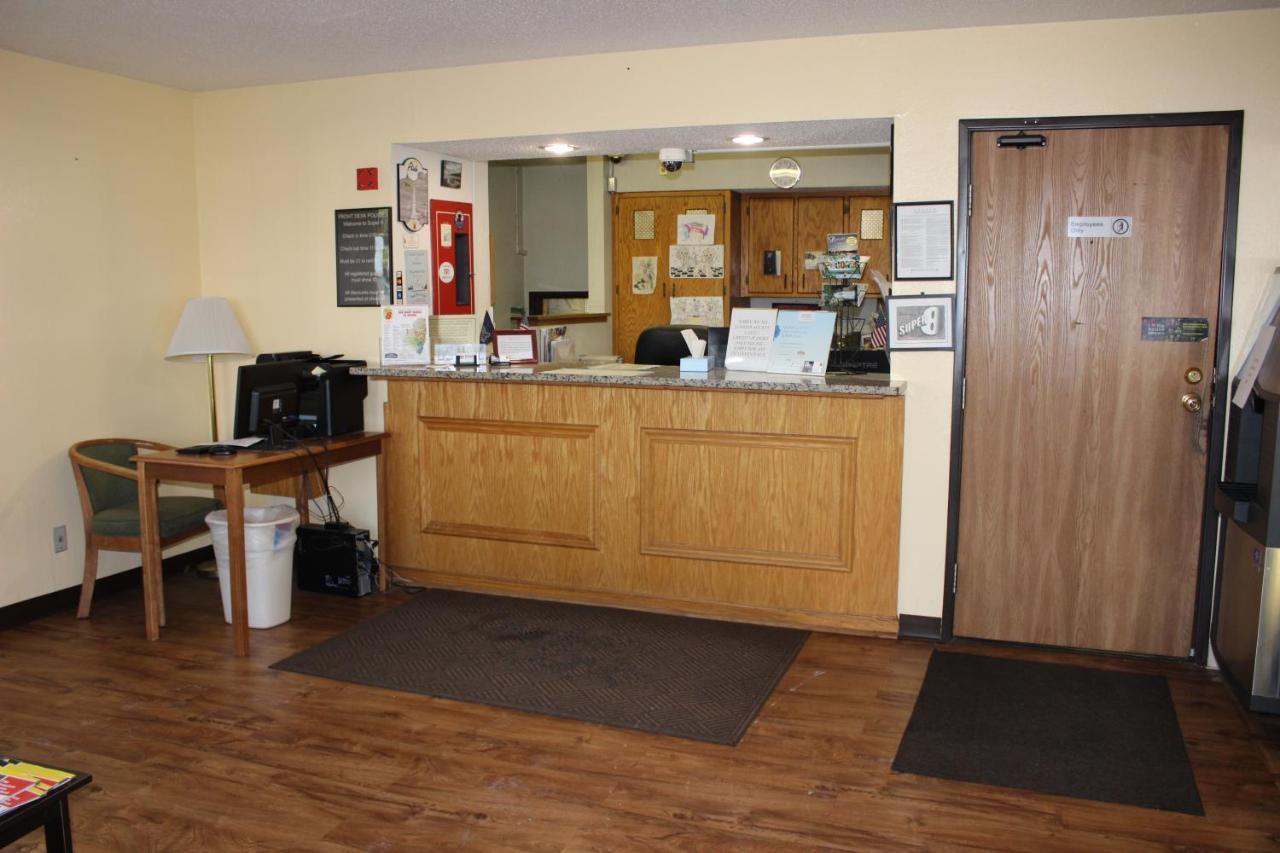 Super 8 By Wyndham East Stroudsburg - Poconos Hotel Buitenkant foto