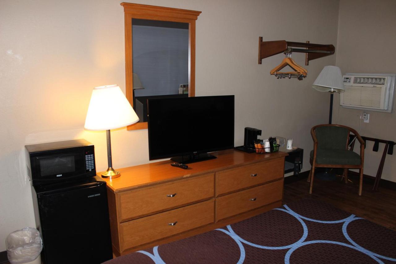 Super 8 By Wyndham East Stroudsburg - Poconos Hotel Buitenkant foto