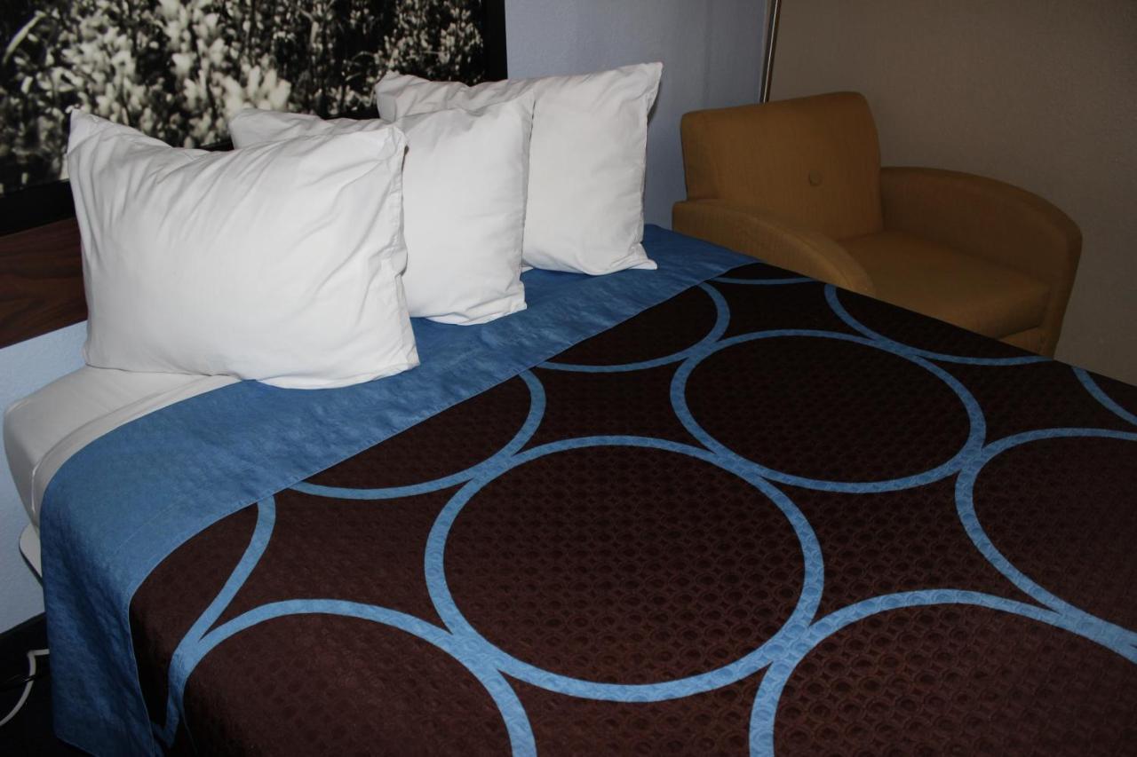 Super 8 By Wyndham East Stroudsburg - Poconos Hotel Buitenkant foto