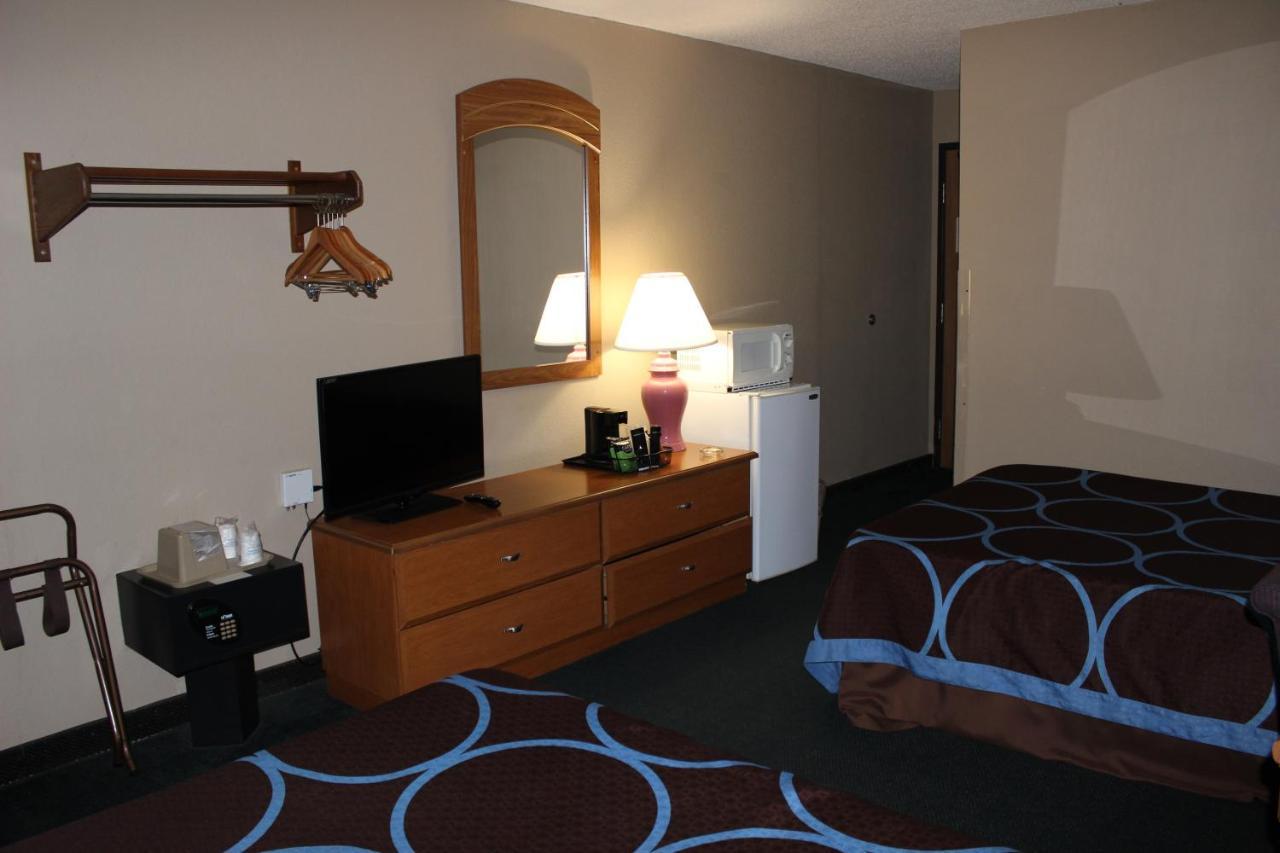 Super 8 By Wyndham East Stroudsburg - Poconos Hotel Buitenkant foto
